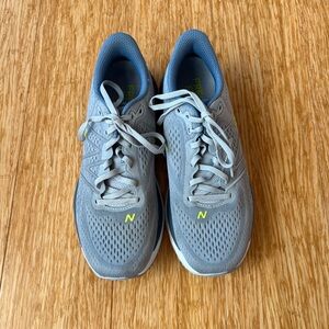 MEN’s New Balance 880 Fresh Foam Light Gray and Blue Sneakers